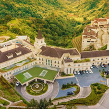 MCollection - Scenic Tagaytay Getaway with Taal Views, Laurel — photo 2