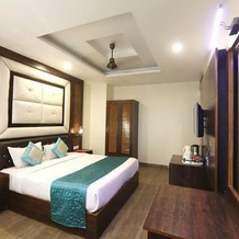 Hotel 9 City, 齐拉克普尔 — 照片 2