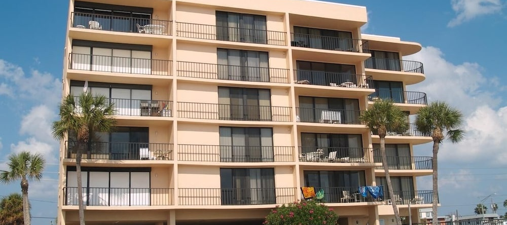 Trillium 5C Beach Front/Private Balcony With Amazing Views/Pool!, Мадейра-Бич — фото 1