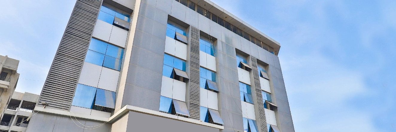 Oyo 19637 Hotel Mansi Sherotene, Вапи — фото 1