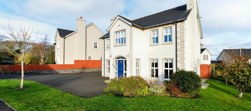 Ramoan House, Ballycastle — photo 1