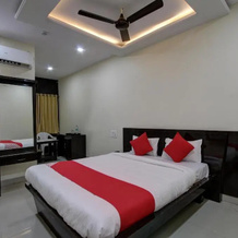 Mk Hotel And Lodge By OYO Rooms, 古尔伯加 — 照片 2