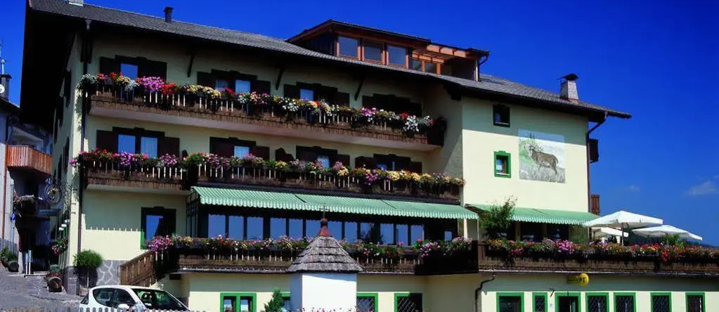 Gasthof zum Hirschen, San Genesio Atesino — photo 1