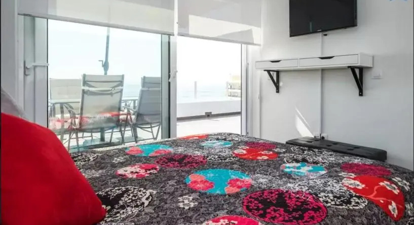 Beachfront Bungalow Apartment, Торремолинос — фото 1
