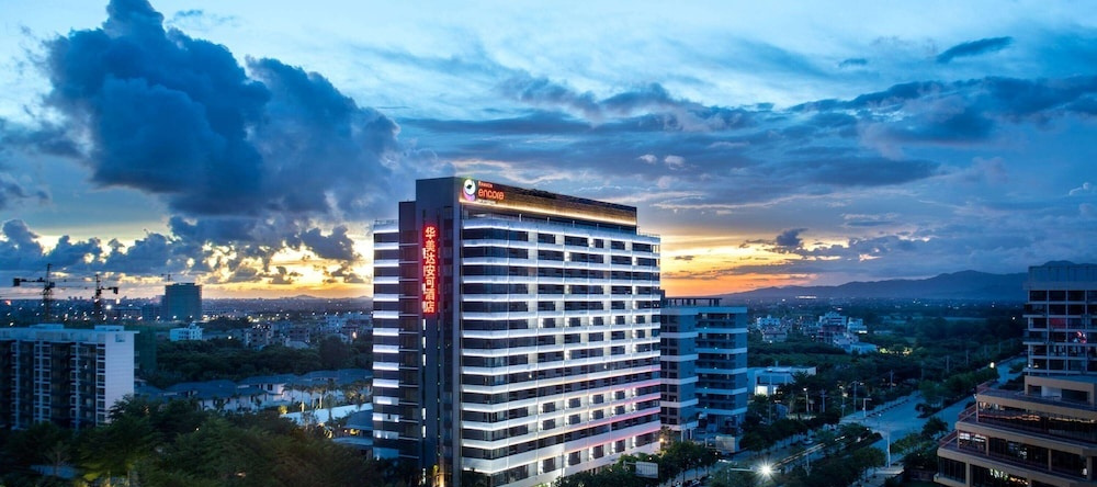 Ramada Encore by Wyndham Jiusuo Downtown, Ledong — photo 1