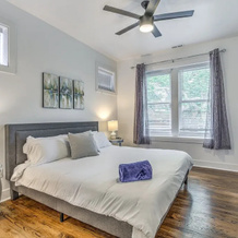 Expansive Downtown Home | JZ Vacation Rentals, St. Louis — photo 3