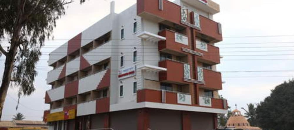 OYO 19957 Annapoorna Castle, 卡杜尔 — 照片 1
