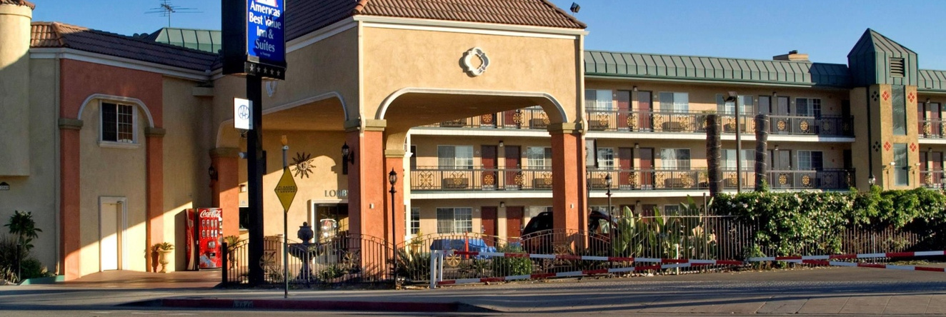 Americas Best Value Inn & Suites El Monte Los Angeles, 埃尔蒙特 — 照片 1