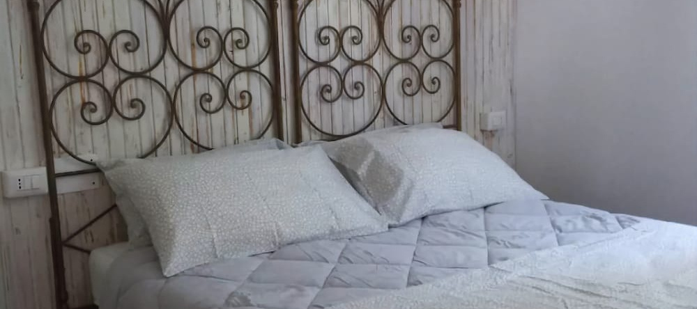 Holly Guest House, Кастильоне д’Интельви — фото 1