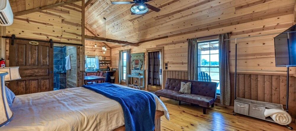 Quaint Cabin In The Heart Of 290 Wine Trail, Джонсон — фото 1