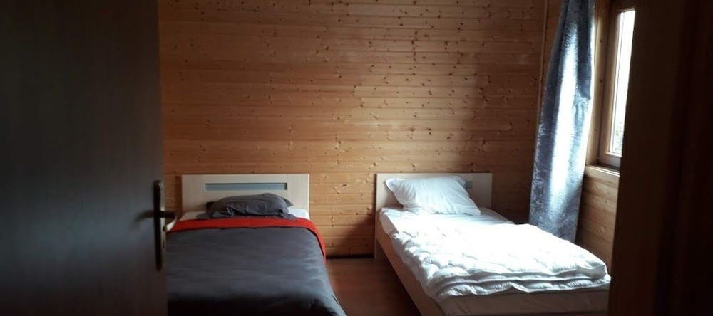 Camping de Sagnat, 加唐普河畔贝西讷 — 照片 1