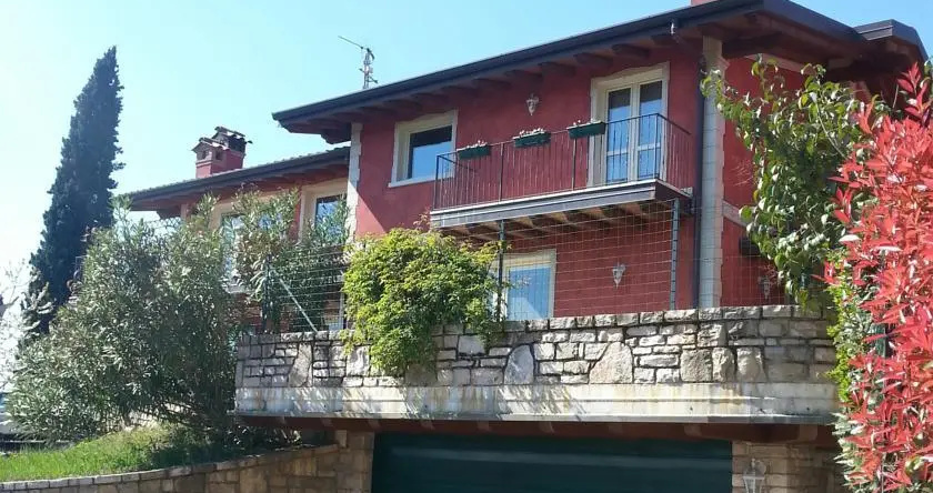 Villa con piscina e campo da tennis, 维隆戈 — 照片 1