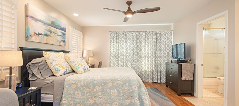 Huntington Beach Studio Blocks to the Beach and Downtown apts, 亨廷顿海滩 — 照片 1