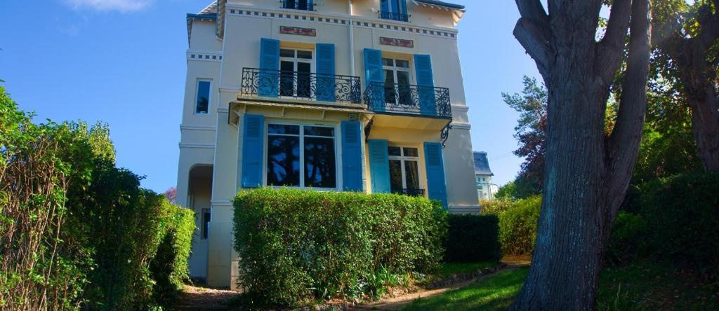 Villa Classée 4 étoiles Vue mer exceptionnelle, 滨海特鲁维尔 — 照片 1