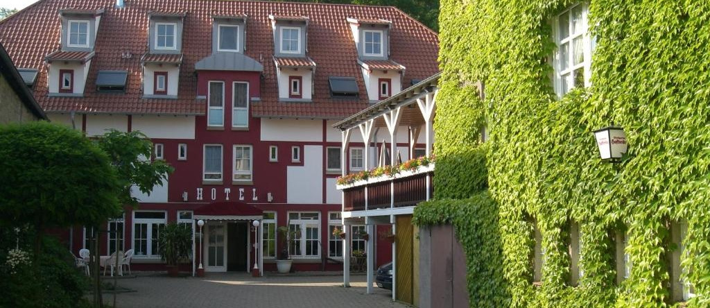 Cross-Country-Hotel Hirsch, Зинсхайм — фото 1