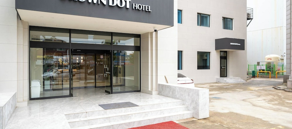 Brown Dot Hotel Hongseong Naepo, 洪森 — 照片 1
