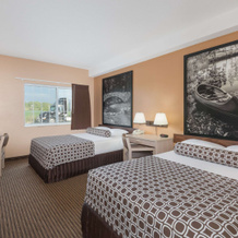 Super 8 by Wyndham Fort Dodge IA, Fort Dodge — photo 3