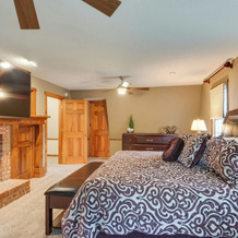 5 acre Graceland Family Home in West Des Moines, West Des Moines — photo 4