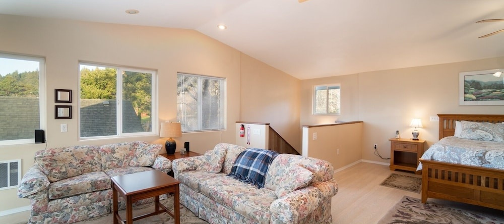 The Sandlake View 3 Bedroom Home, Tillamook — photo 1
