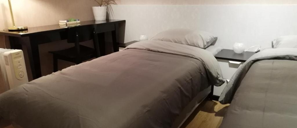 The Little Apartment, 索拉 — 照片 1