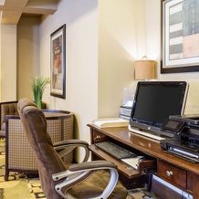 Holiday Inn Express Oakwood Village, Oakwood — photo 5