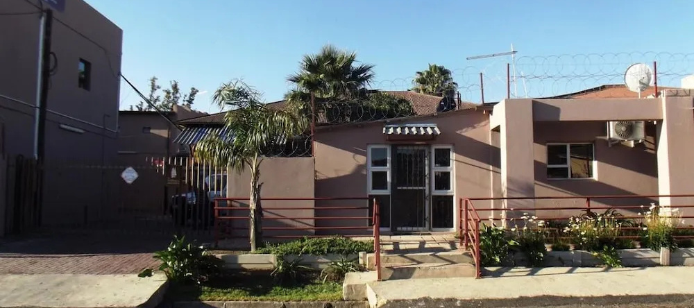 Parys In town Guest lodge and Conference Center, 比雷埃夫斯 — 照片 1