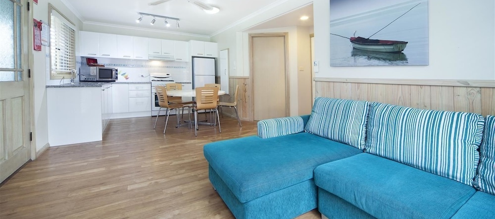 Holiday Haven Swan Lake, Cudmirrah — photo 1