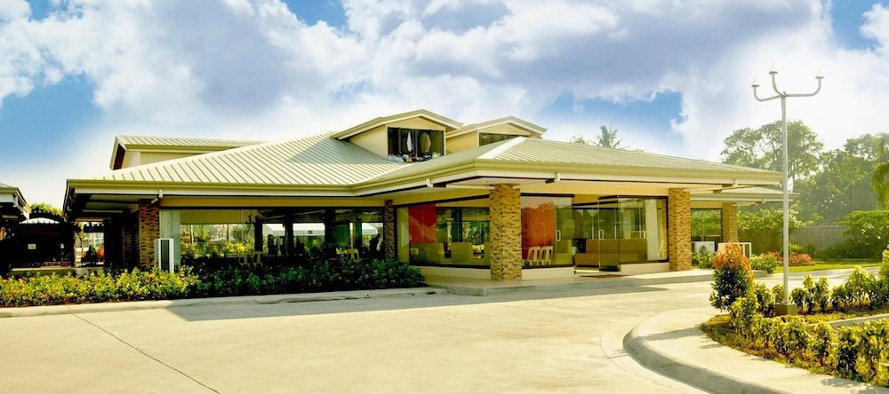 Klir Waterpark Resort, Guiguinto — photo 1
