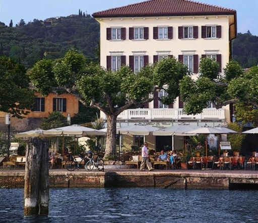 Boutique Hotel & Restaurant La Vittoria Garda, 加尔达 — 照片 1