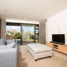 Clutha Place - Sleeps 8 - Lake Views - Balcony, Wanaka — photo 5