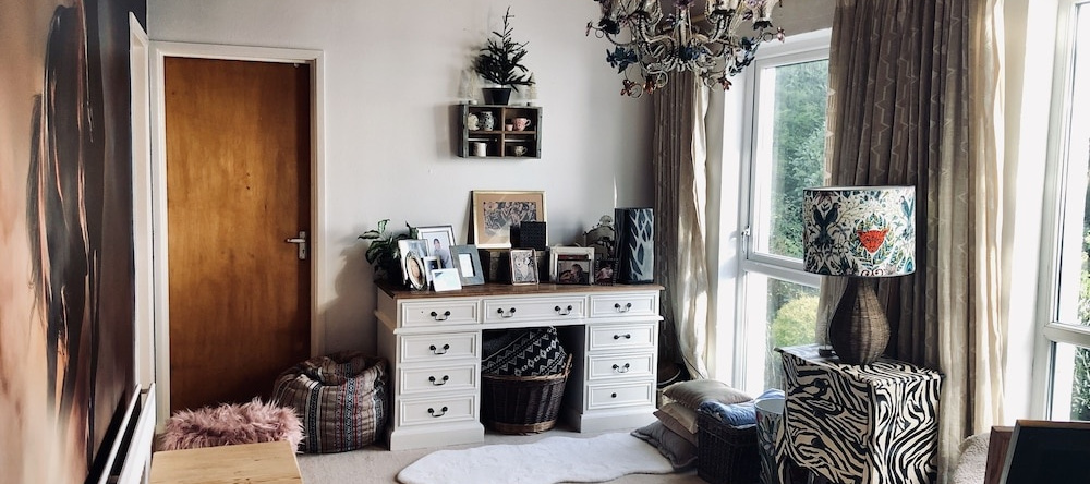 3 Bed Cottage - Sleeps 6 - Pets - Garden - Parking, Ларн — фото 1