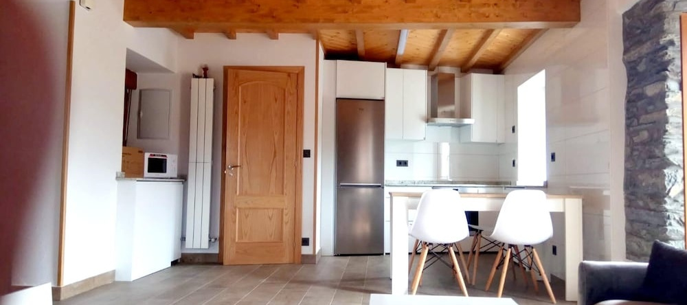 House With 2 Bedrooms in Luarca, With Wonderful Mountain View and Balc, 卢阿尔卡 — 照片 1