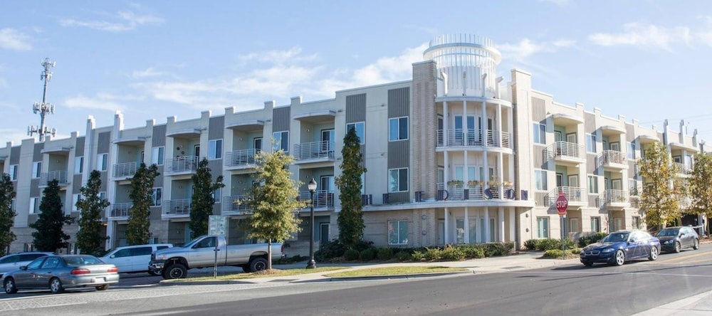 Modern 2Br With Balcony In Hip Plaza Midwood, Шарлотт — фото 1