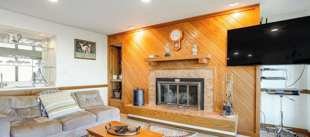 1 Mi to Wintergreen Resort: Mtn-view Condo!, 冬青 — 照片 1