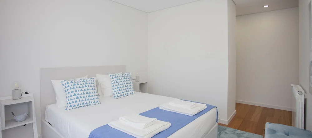 Liiiving-Luxury River View Apartment VII, 贡多马尔 — 照片 1