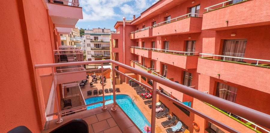 Tossa Beach-Center, Tossa de Mar — photo 1