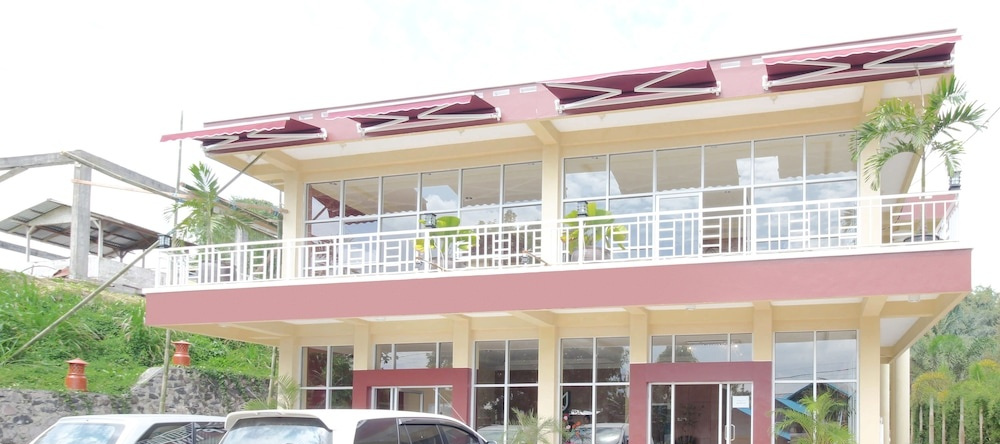 Airy Terminal Beriman Tomohon, 托莫洪 — 照片 1