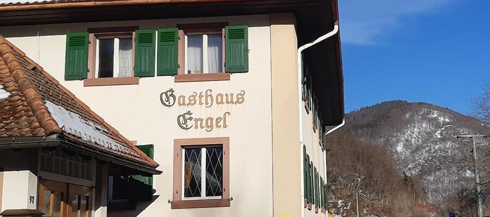 Haus Barnabas im Engel - Gasthaus Engel, 乌岑费尔德 — 照片 1