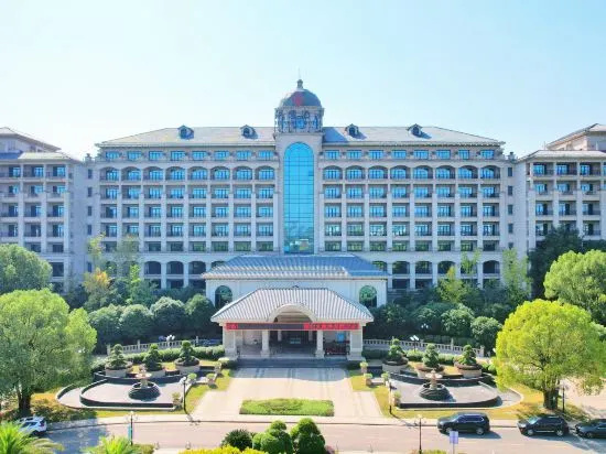Hubei Culture And Tourism Honglian Lake Hotel, Эчжоу — фото 1