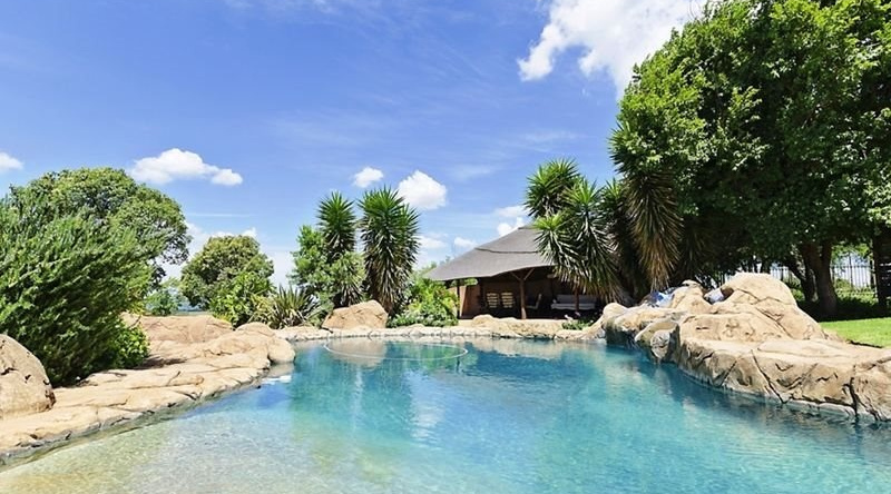 Blue Roan Country Lodge, Махалисберг — фото 1