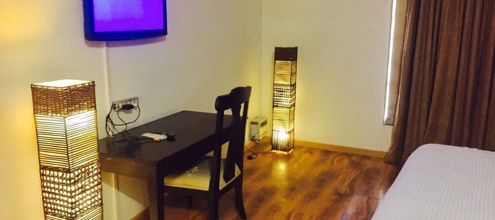 Centre Point Hotel Neemrana, 沙贾汉布尔 — 照片 1