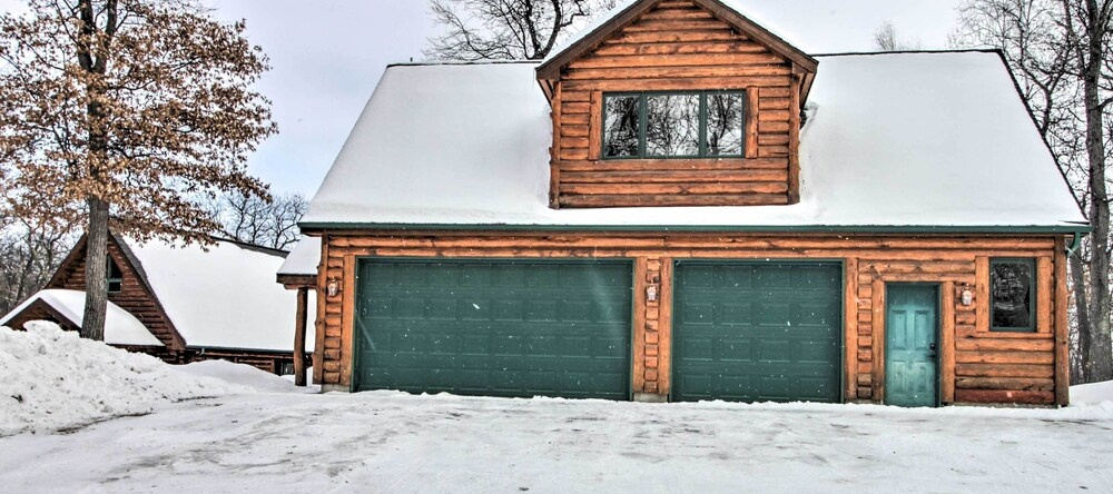 Stunning Crosslake Cabin w/ Deck and Lake Views!, 布里齐角 — 照片 1