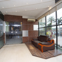 OYO 28439 Skylark Hotel, 戴蒙德港 — 照片 2