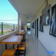 Urbanview KeTemon Hotel & Resto Yia by RedDoorz, Sindutan — photo 4