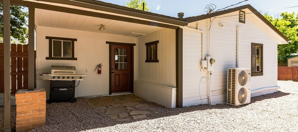 Prince Pine 3 Bedroom Cabin by Redawning, Pine — photo 1