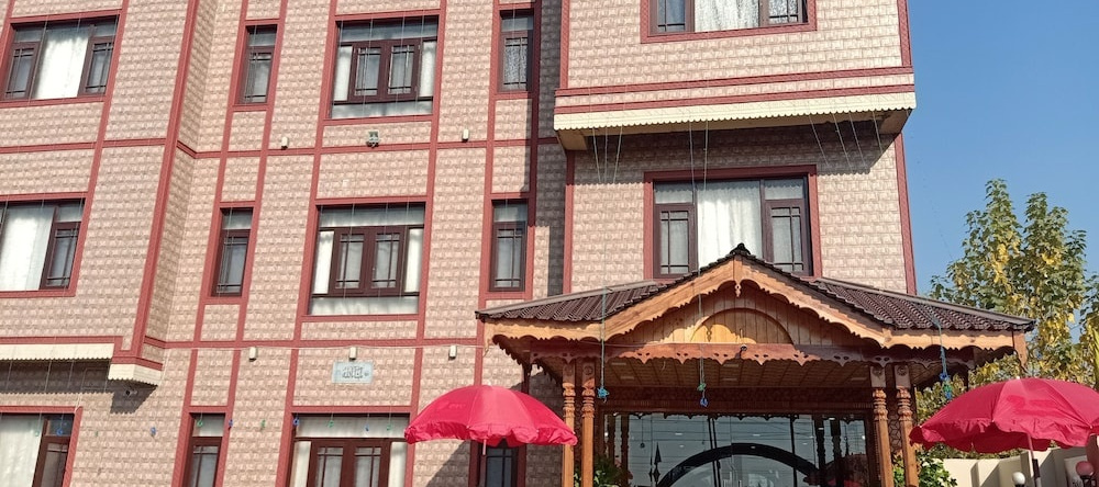 Hotel Shefaf, Шринагар — фото 1