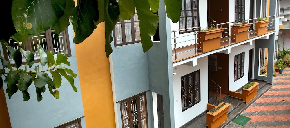 OYO 9619 Harmony Inn, 米南加迪 — 照片 1