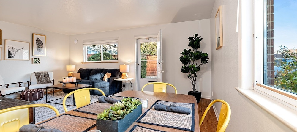 Centrally Located Townhome Near PVH - Dog Friendly, 柯林斯堡 — 照片 1
