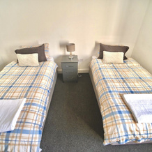 Lovely 6 bed Property Located Within Dudley, Dudley — photo 2