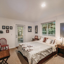 01sl - Hot Tub - Pet Friendly - Bbq - Sleeps 8 3 Bedroom Home by RedAwning, Glacier — photo 4
